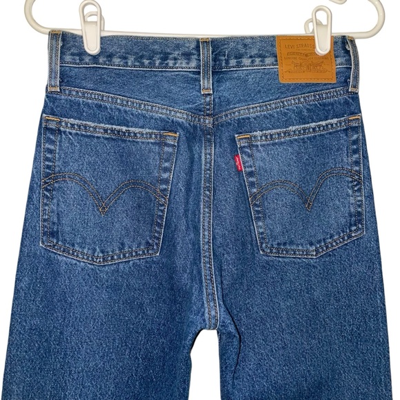 Levi's Wedgie Straight Oxnard Drive Distressed High Rise Jeans Sz 26 × 28 EUC - Picture 12 of 16